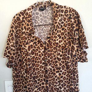 TORRID ANIMAL PRINT SHIRT S/S Sz Torrid 2 18/20 Button Down